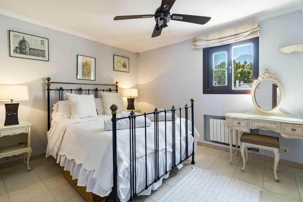 Villa Casakhan, Beautiful Luxury Villa, Marbella 0*,