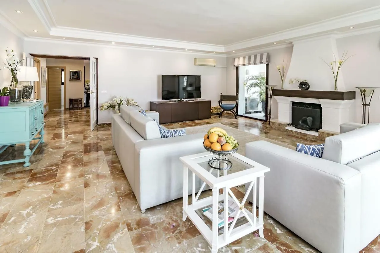 Villa Casakhan, Beautiful Luxury Villa, Marbella 0*,
